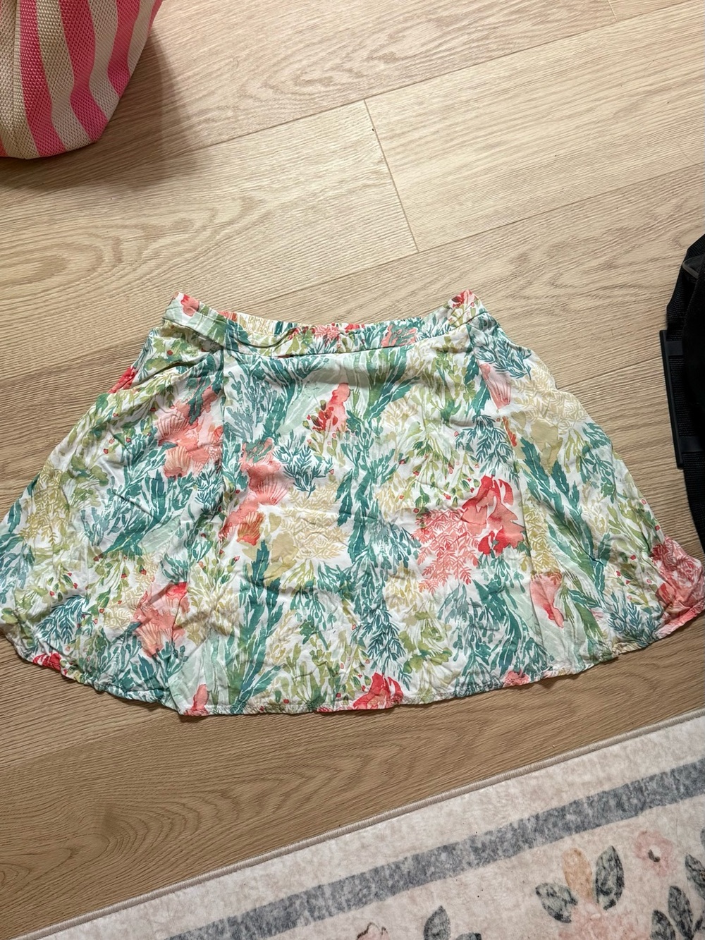 Old Navy Floral Circle Skirt in Coral, Green & Cream